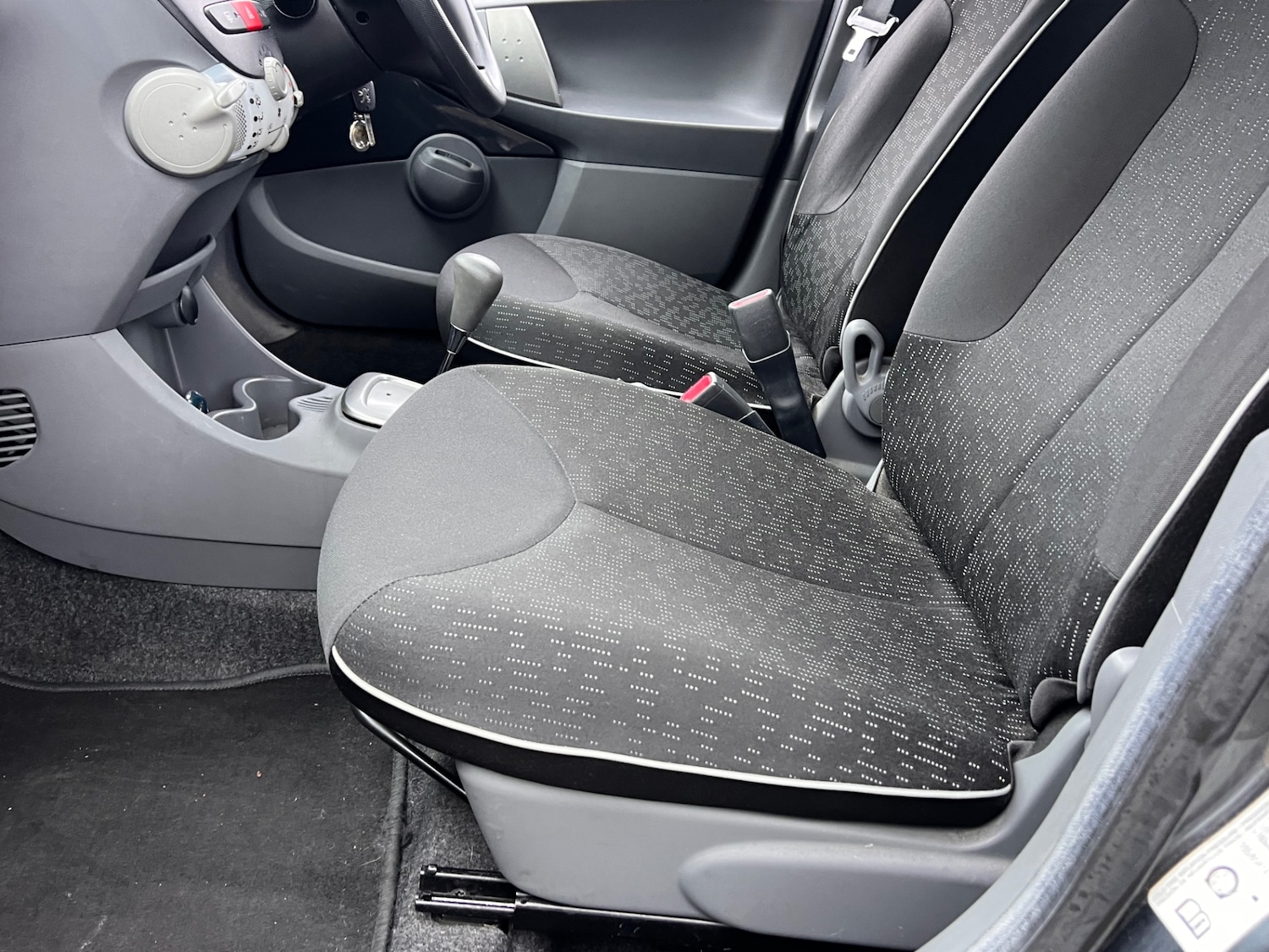 Used Peugeot 107 2010 for sale - 76330269: Photo 16