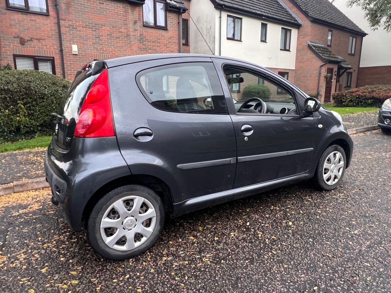 Used Peugeot 107 2010 for sale - 76330269: Photo 5