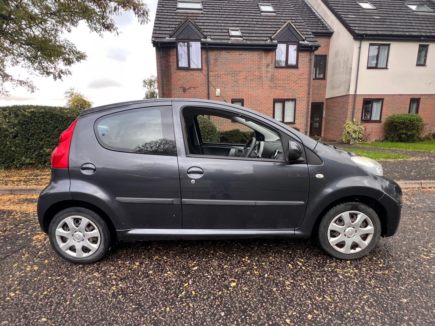 Used Peugeot 107 2010 for sale - 76330269: Photo 6