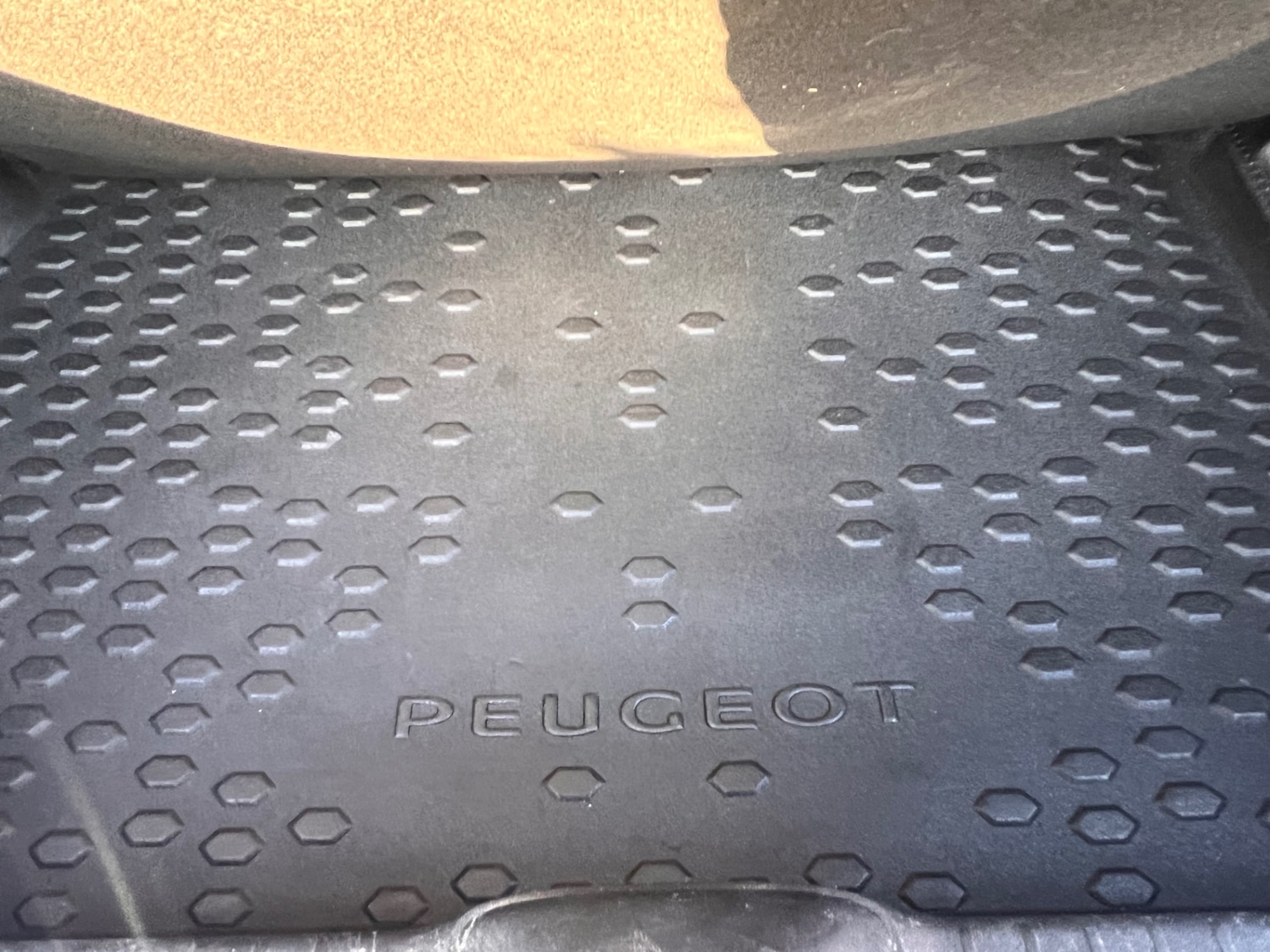 Used Peugeot 208 2013 for sale - 77166166: Photo 22