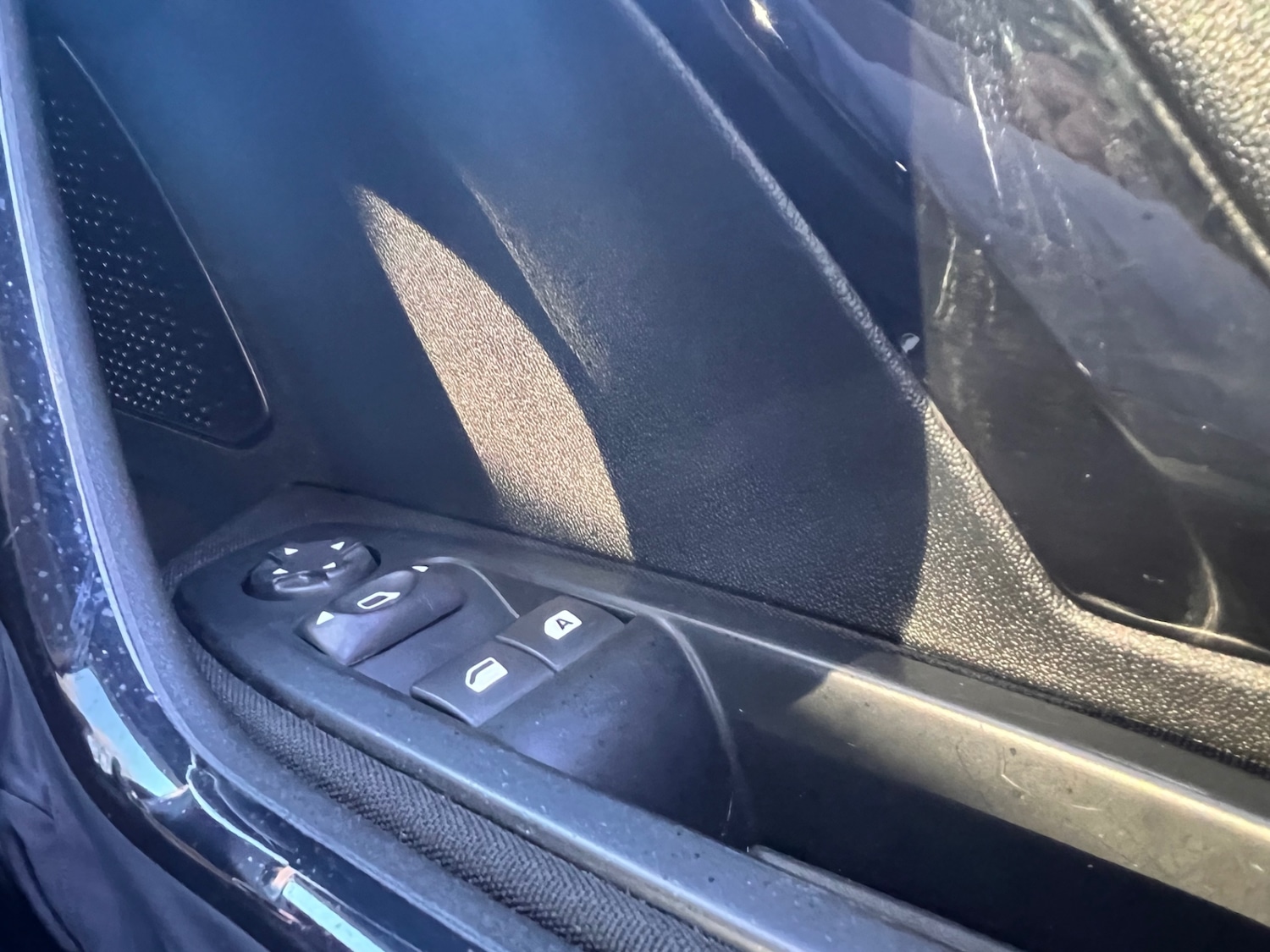 Used Peugeot 208 2013 for sale - 77166166: Photo 32