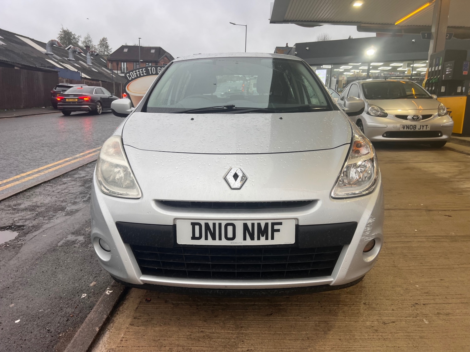 Used Renault Clio 2010 for sale - 77508246: Photo 2