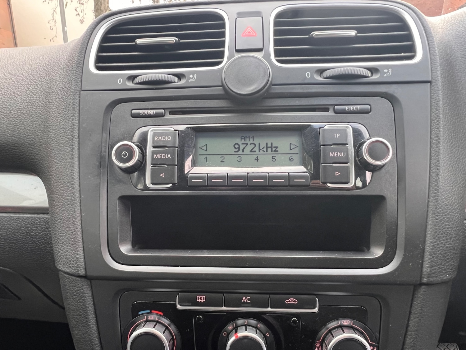 Used Volkswagen Golf 2010 for sale - 76638699: Photo 7