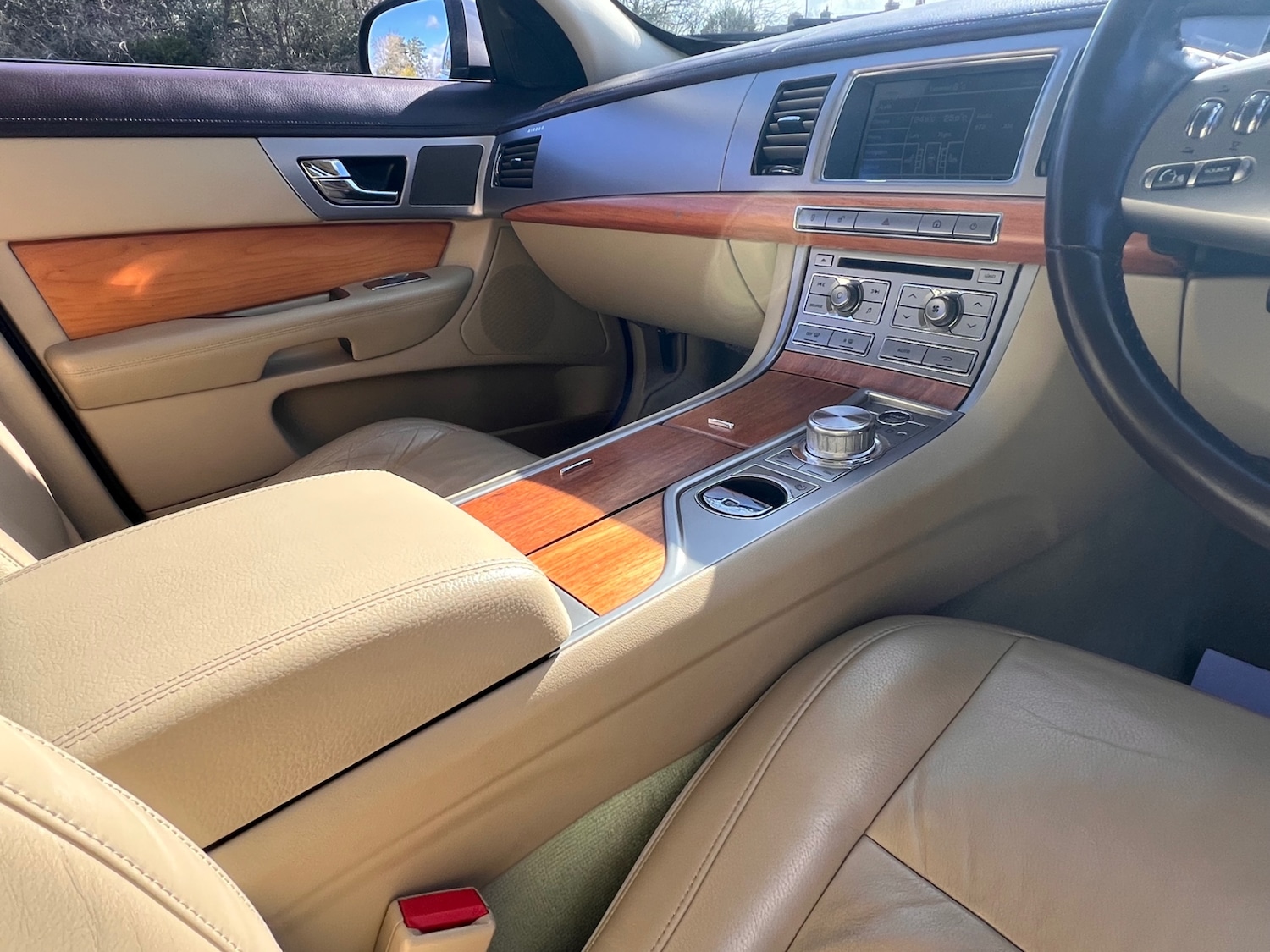 Used Jaguar XF 2010 for sale - 77906169: Photo 19