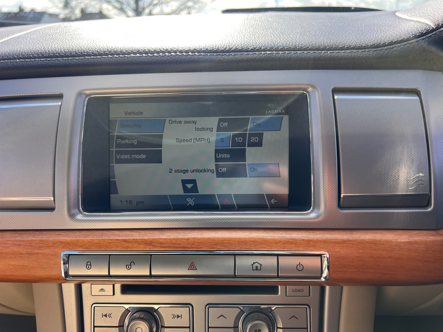 Used Jaguar XF 2010 for sale - 77906169: Photo 26