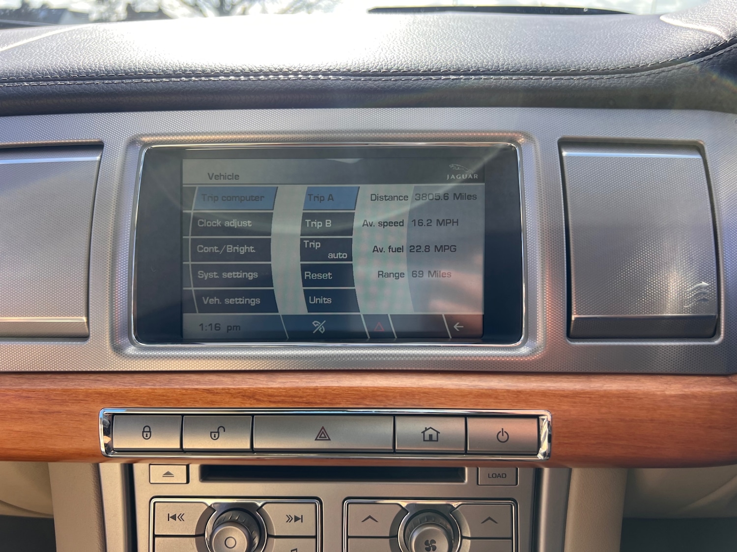 Used Jaguar XF 2010 for sale - 77906169: Photo 28