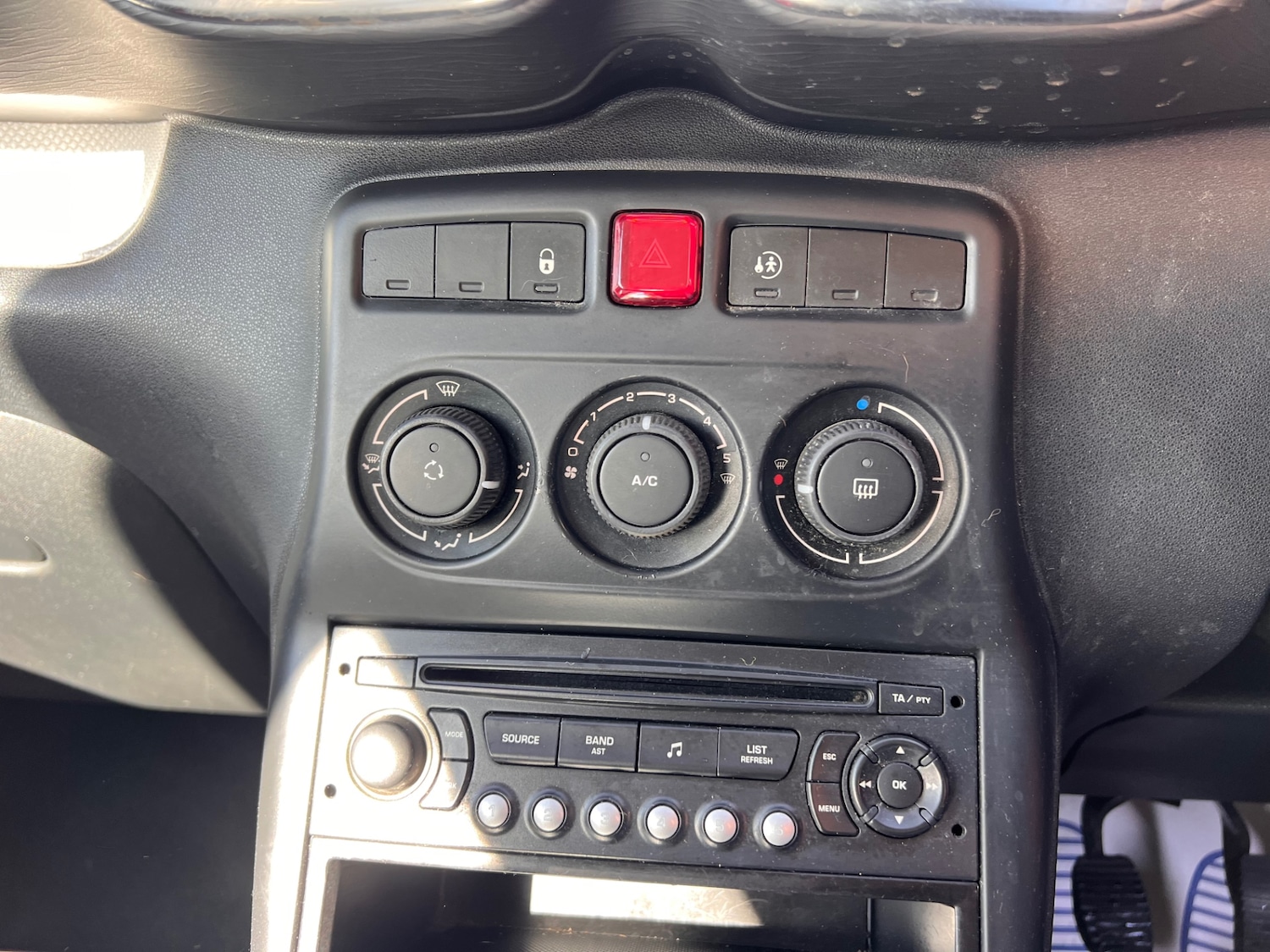 Used Citroen C3 Picasso 2010 for sale - 77845083: Photo 19