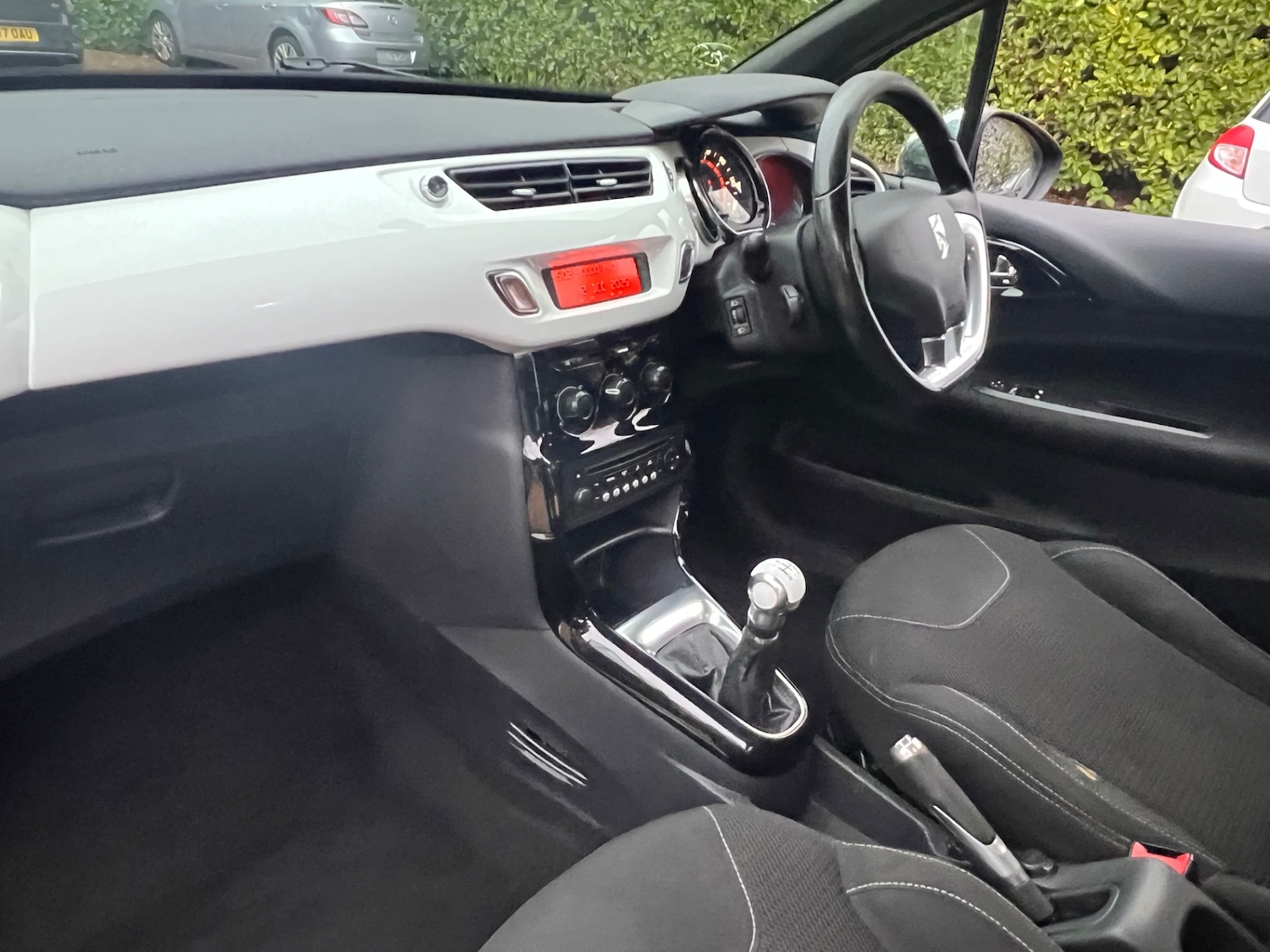 Used Citroen DS3 2011 for sale - 76945867: Photo 11