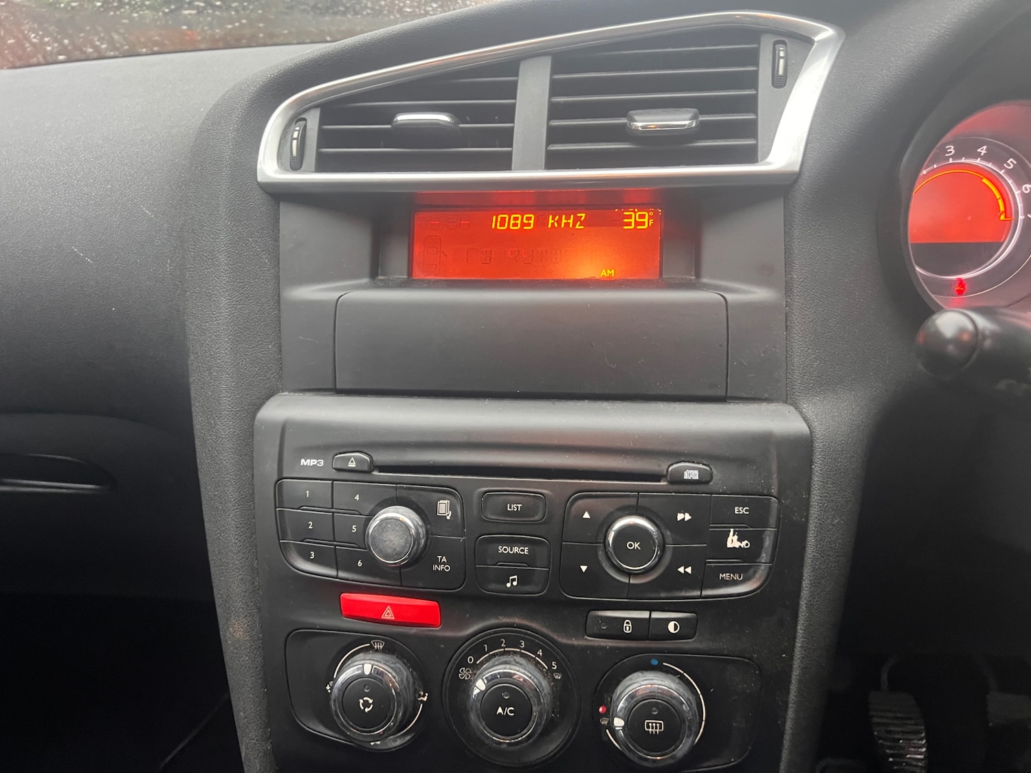 Used Citroen C4 2011 for sale - 77166080: Photo 8