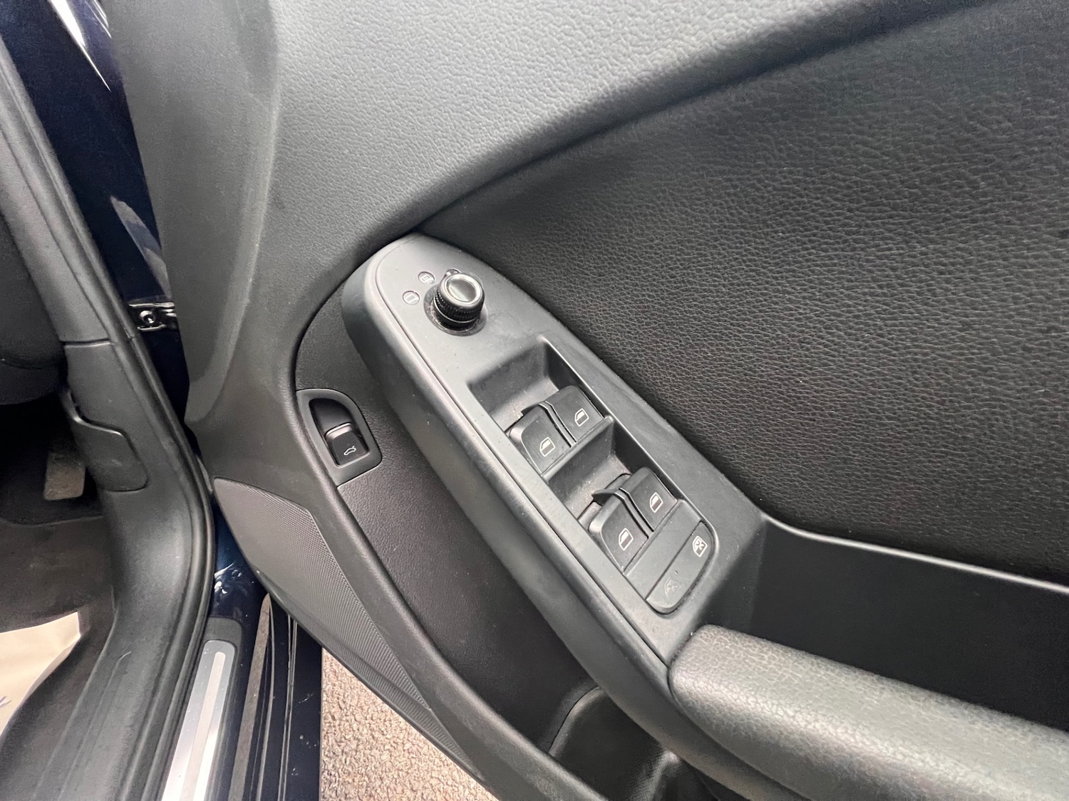 Used Audi A4 2010 for sale - 77945482: Photo 15