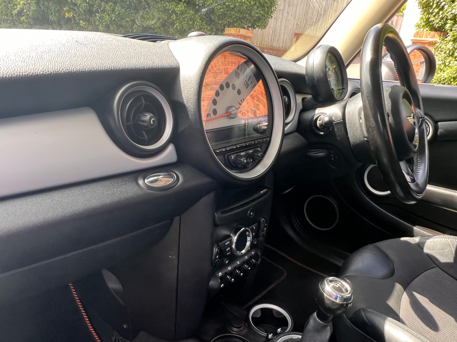 MINI Hatch 2011 (11) - 1.6 Cooper D 3dr - Image 18