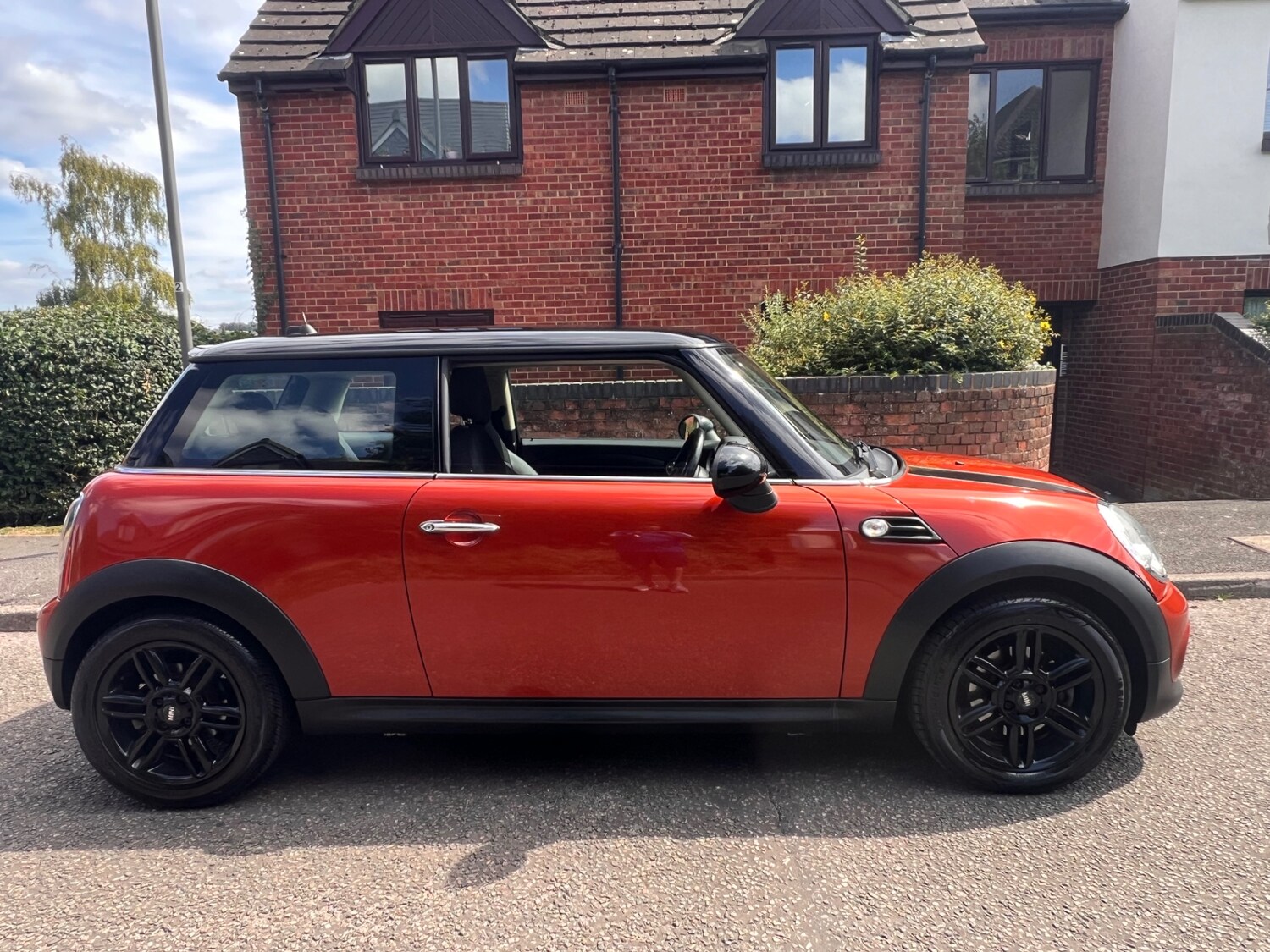 MINI Hatch 2011 (11) - 1.6 Cooper D 3dr - Image 2