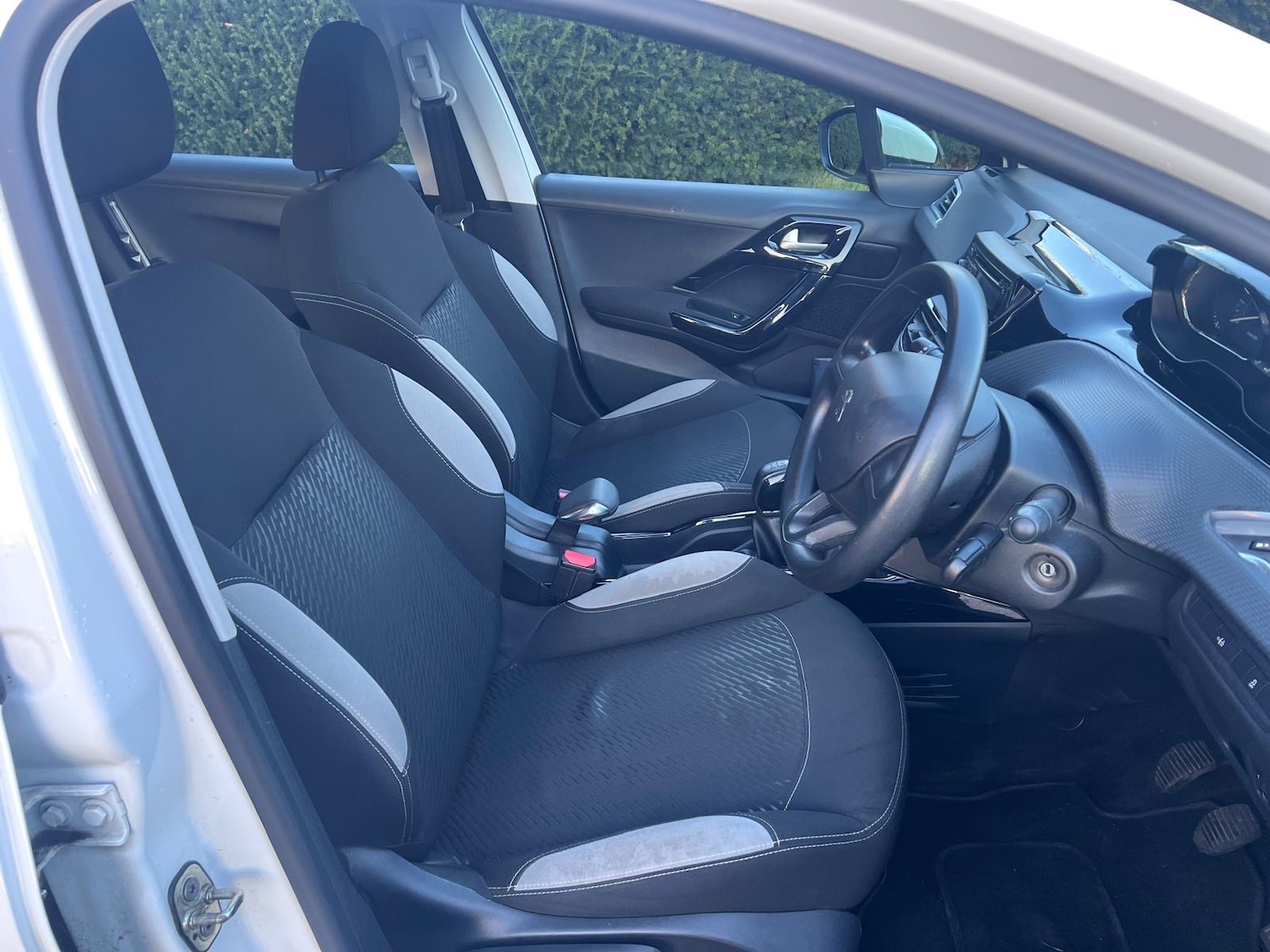 Used Peugeot 2008 2014 for sale - 77051559: Photo 5