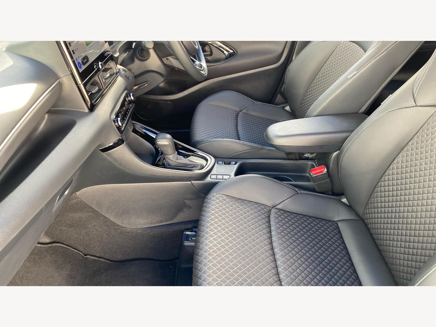 Used Toyota Yaris 2024 for sale - 76389387: Photo 12