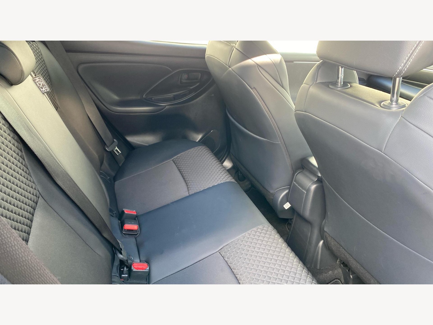 Used Toyota Yaris 2024 for sale - 76389387: Photo 14