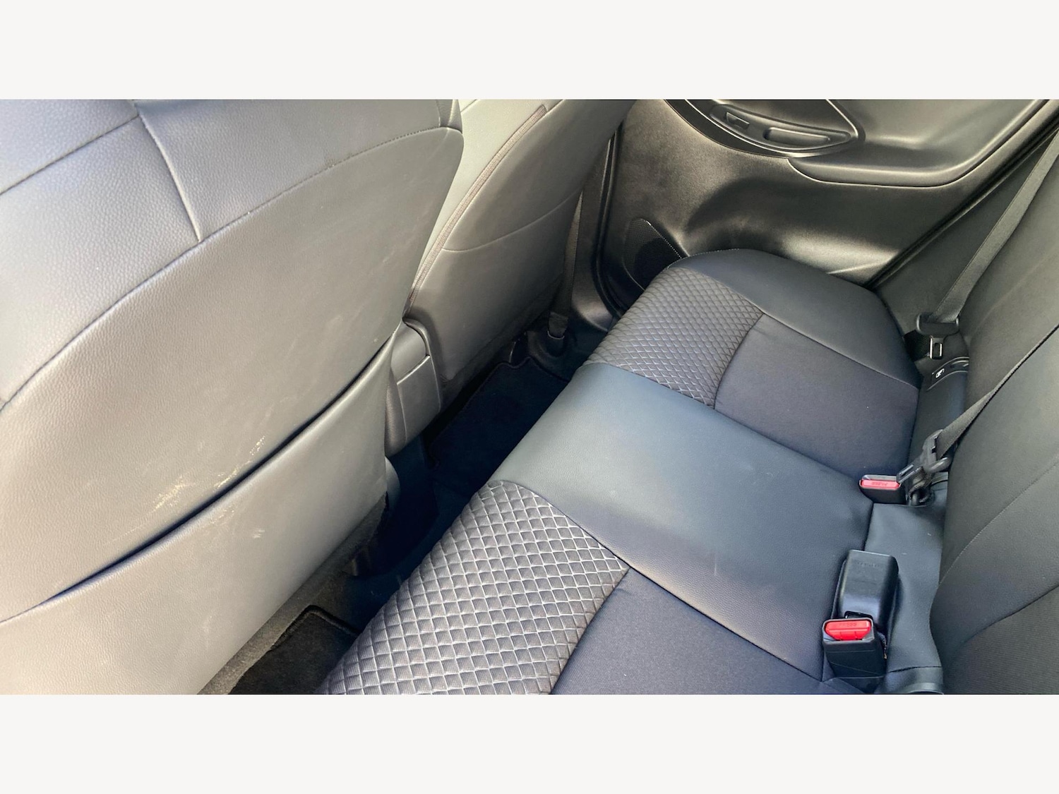 Used Toyota Yaris 2024 for sale - 76389387: Photo 15