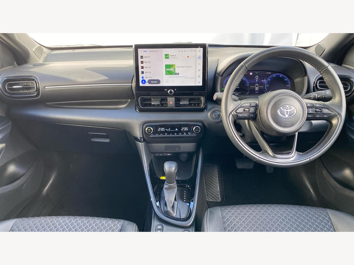 Used Toyota Yaris 2024 for sale - 76389387: Photo 7