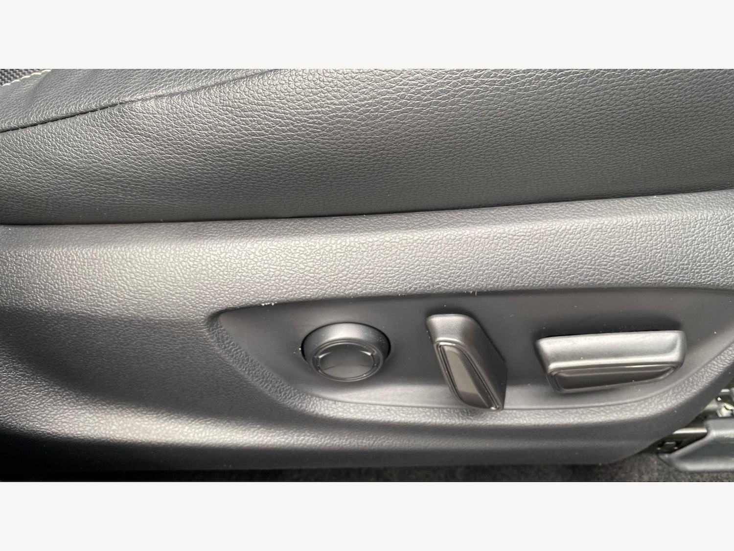 Used Toyota C-HR 2025 for sale - 76084052: Photo 40
