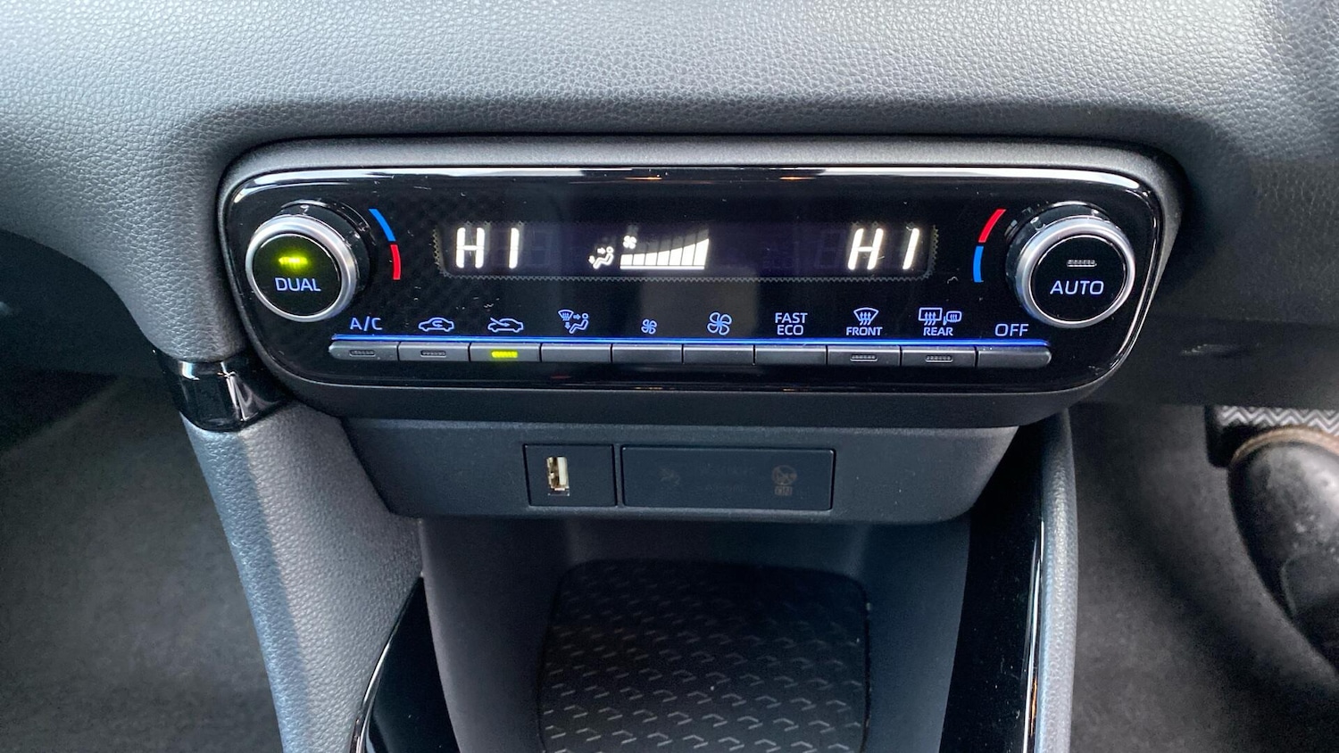 Used Toyota Yaris 2022 for sale - 77305765: Photo 42