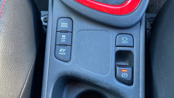 Used Toyota Yaris 2020 for sale - 76295739: Photo 41
