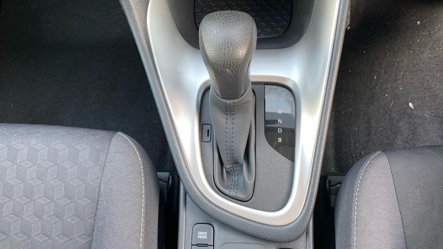 Used Toyota Yaris 2022 for sale - 77320317: Photo 39