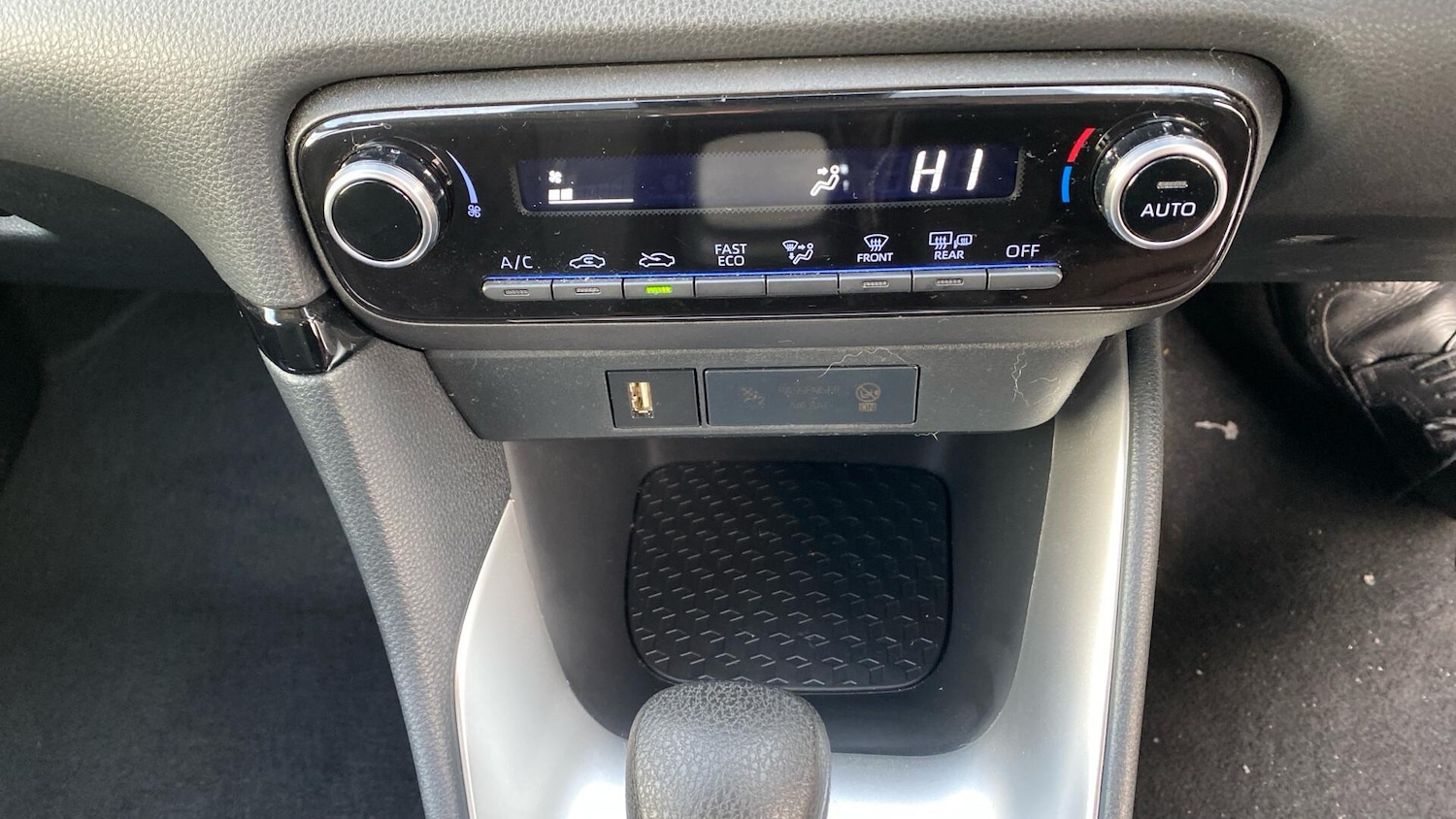 Used Toyota Yaris 2022 for sale - 77320317: Photo 40