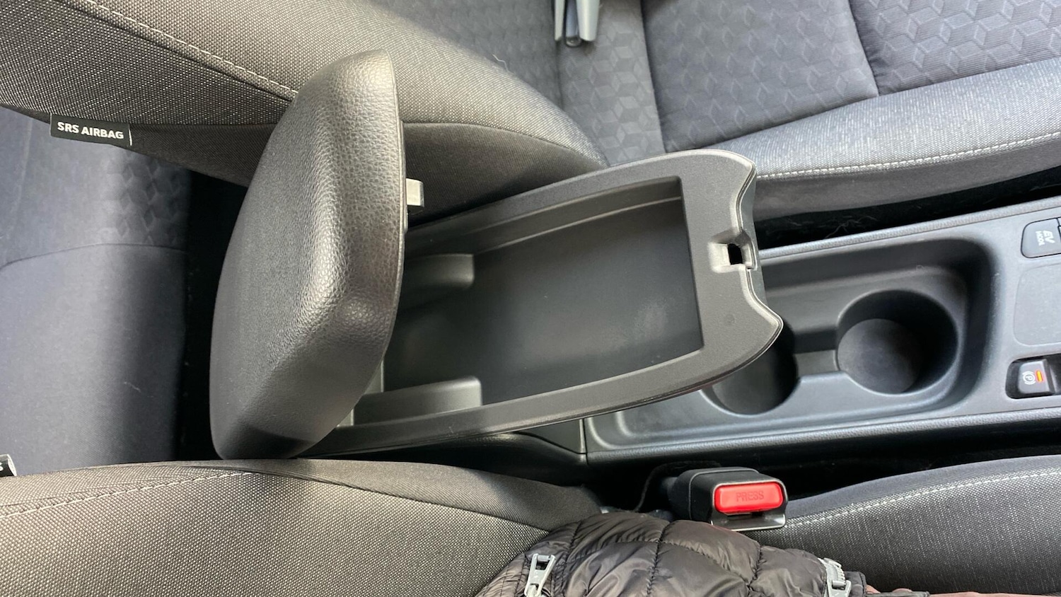 Used Toyota Yaris 2022 for sale - 77320317: Photo 42