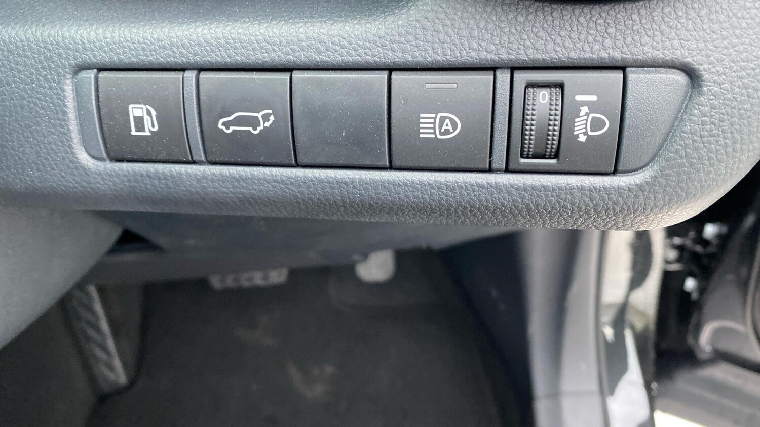 Used Toyota C-HR 2025 for sale - 77238431: Photo 40