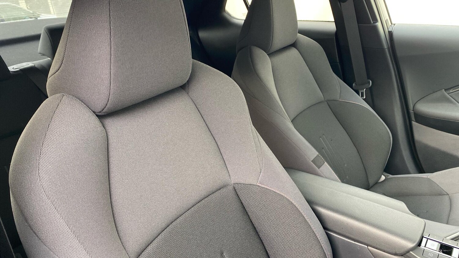 Used Toyota C-HR 2024 for sale - 77478500: Photo 34