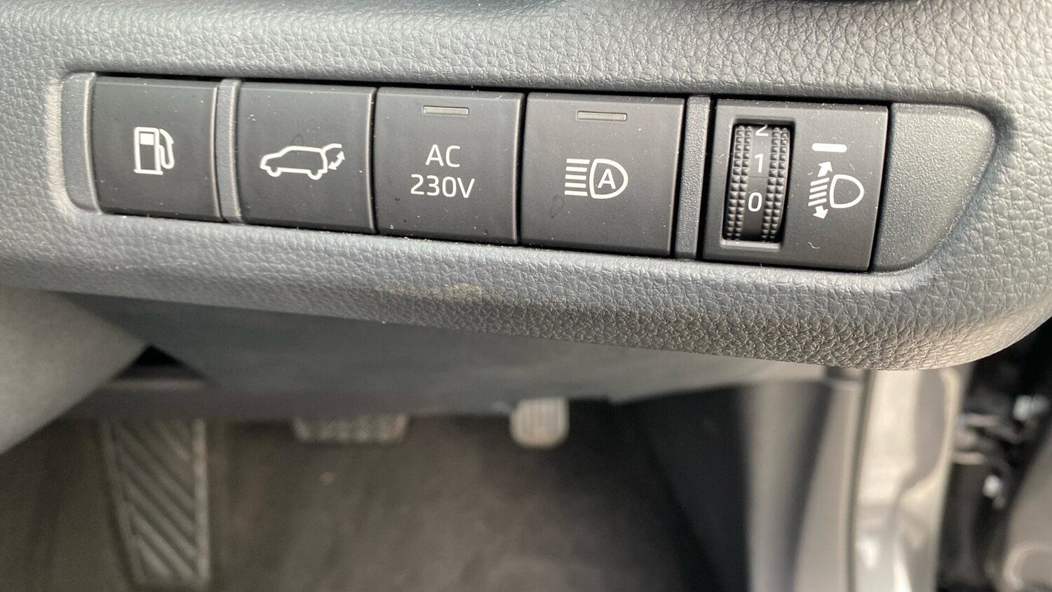 Used Toyota C-HR 2024 for sale - 77478500: Photo 37