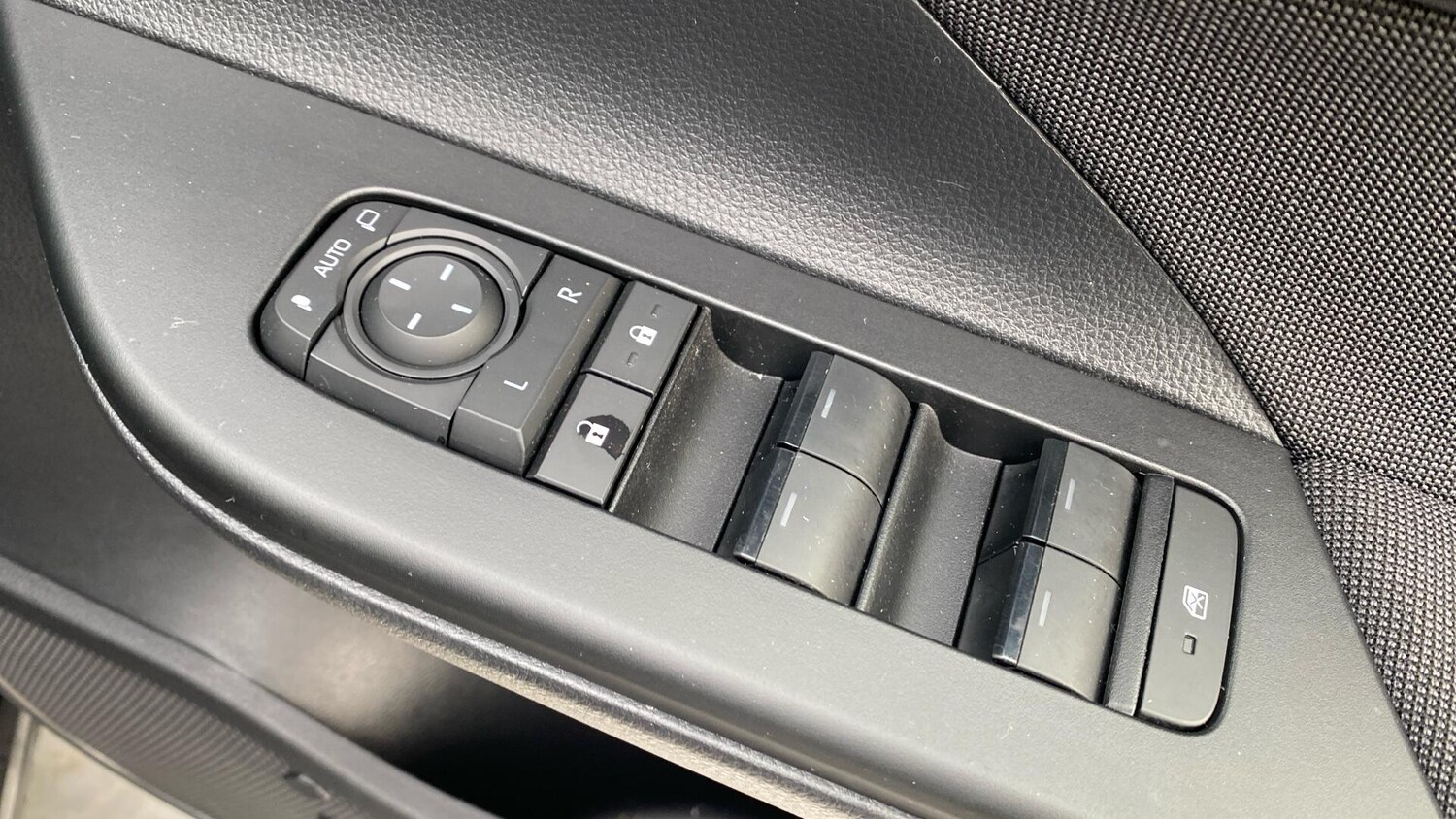 Used Toyota C-HR 2024 for sale - 77478500: Photo 38