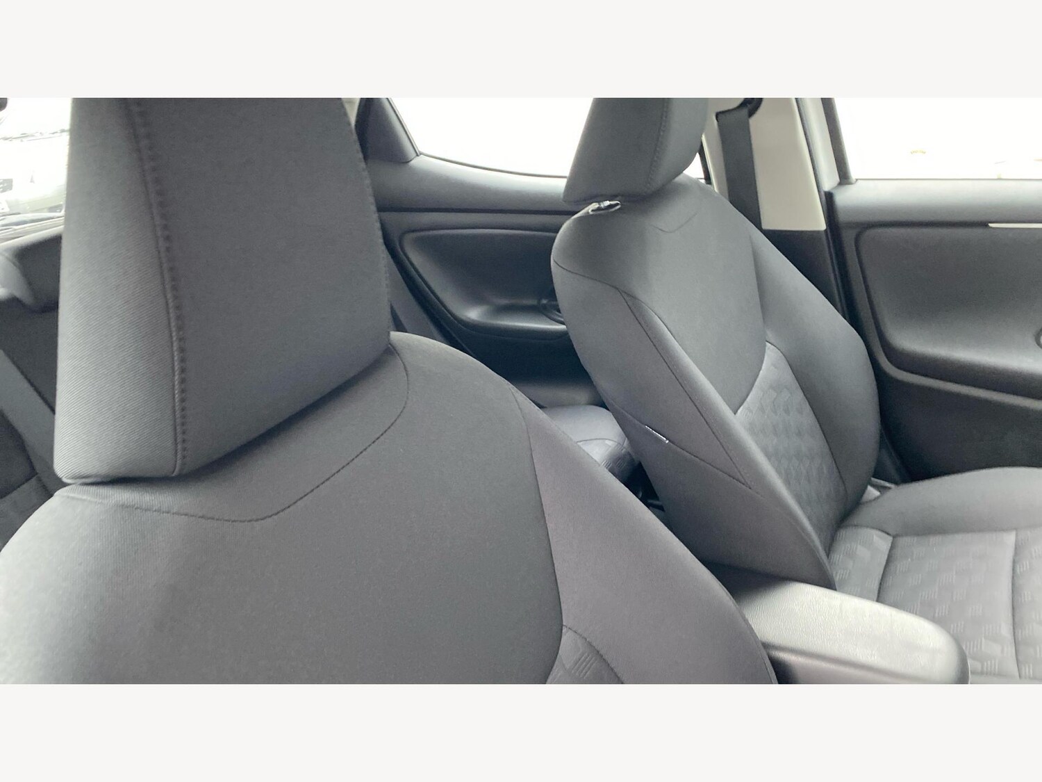 Used Toyota Yaris 2024 for sale - 76457750: Photo 34