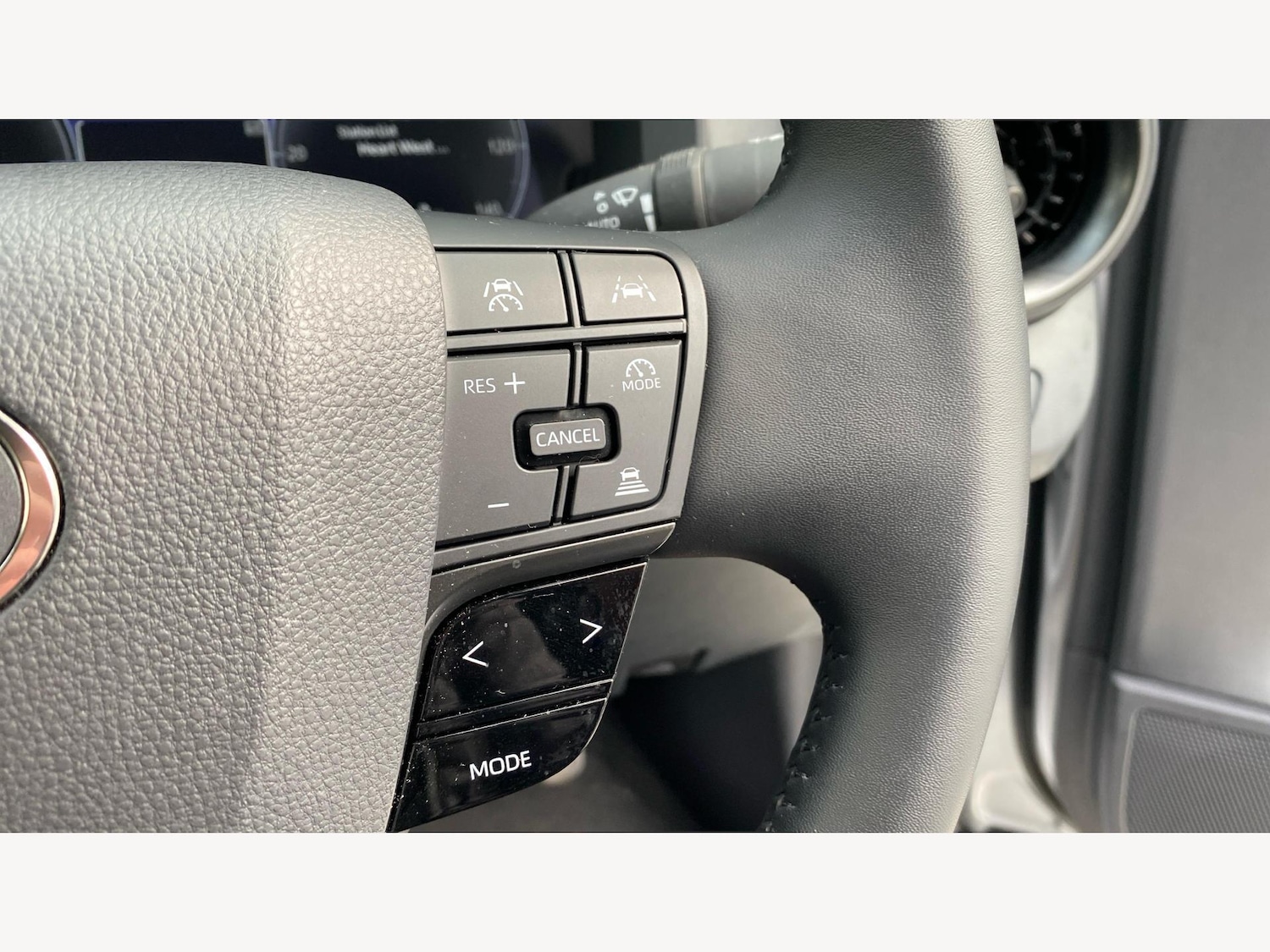 Used Toyota C-HR 2025 for sale - 76457624: Photo 32