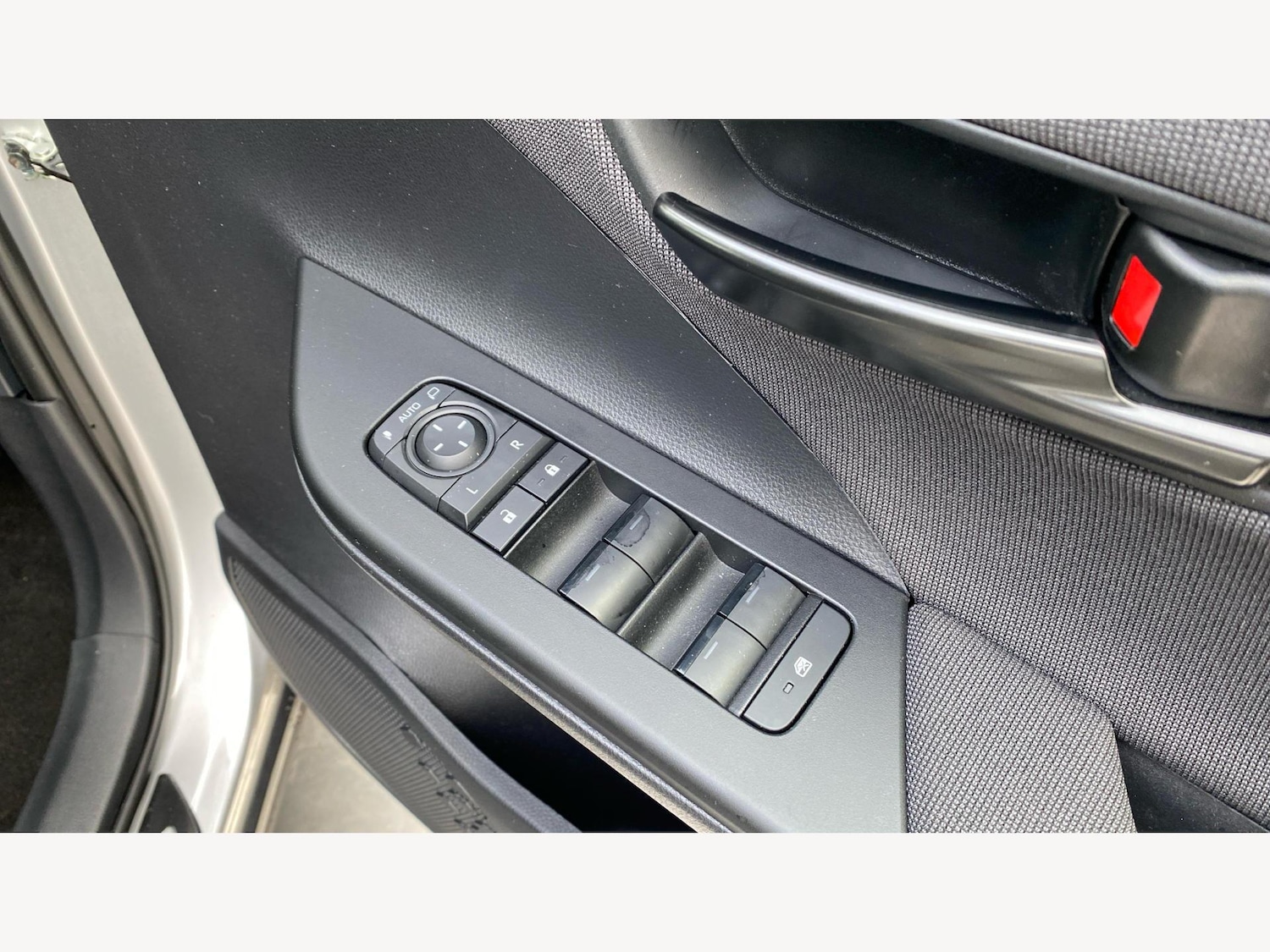 Used Toyota C-HR 2025 for sale - 76457624: Photo 33