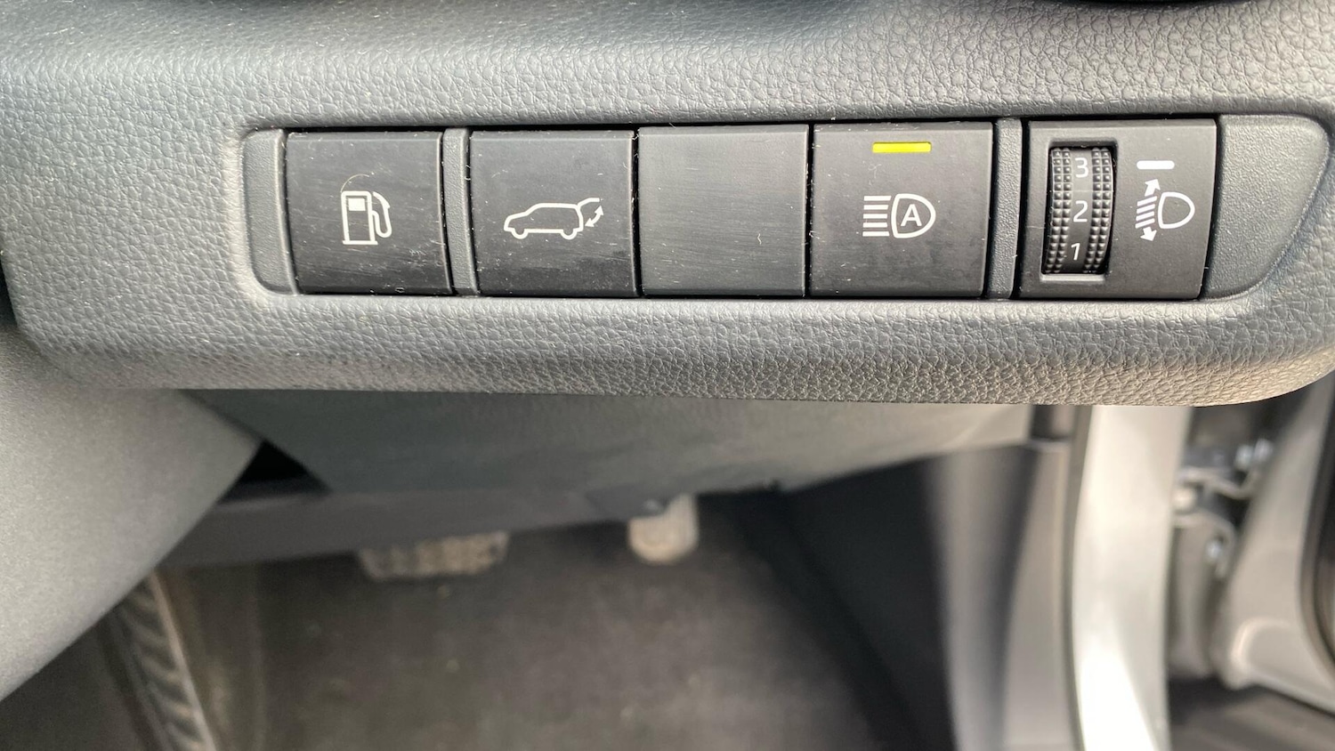 Used Toyota C-HR 2025 for sale - 76457624: Photo 39