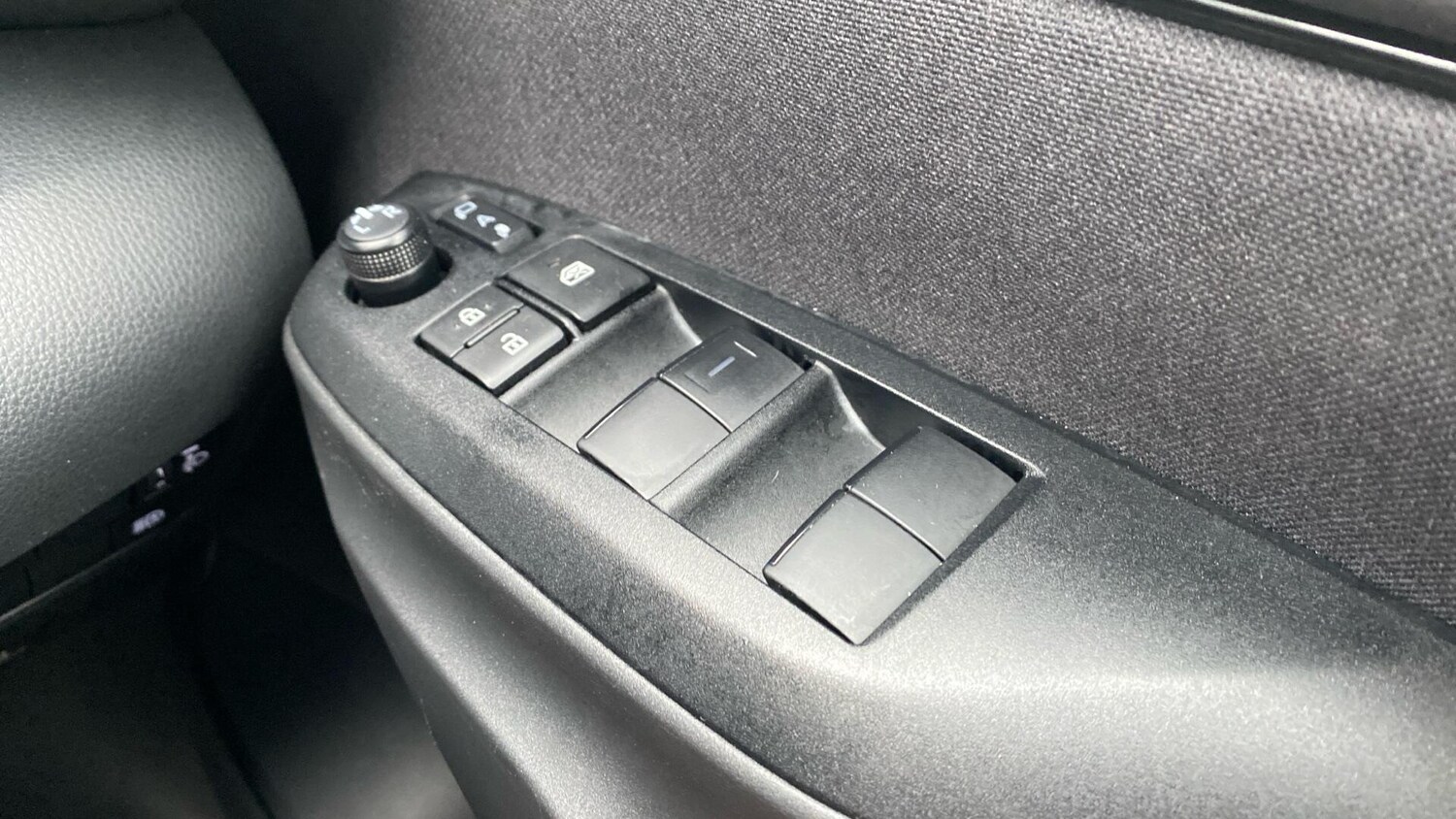 Used Toyota Yaris 2024 for sale - 77469051: Photo 33