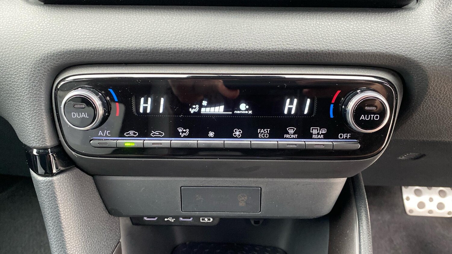 Used Toyota Yaris 2024 for sale - 77469051: Photo 44