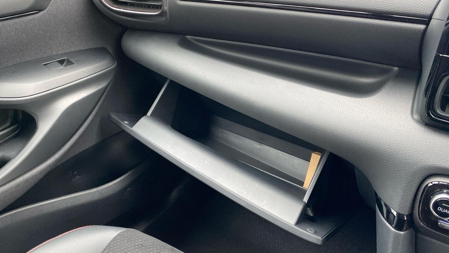 Used Toyota Yaris 2024 for sale - 77469051: Photo 46