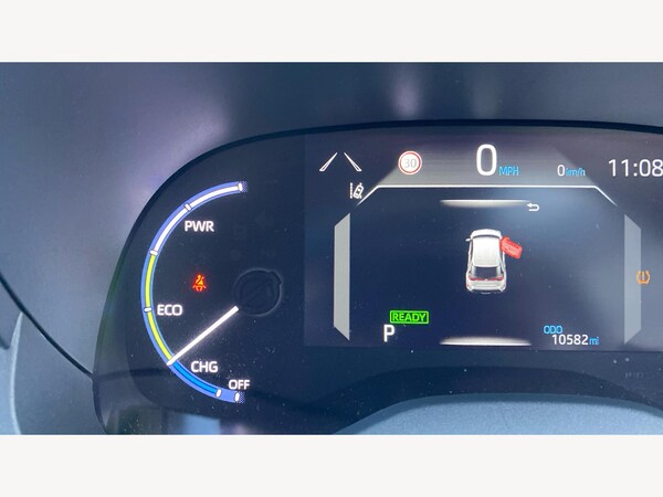 Used Toyota Yaris Cross 2023 for sale - 74599466: Photo 11
