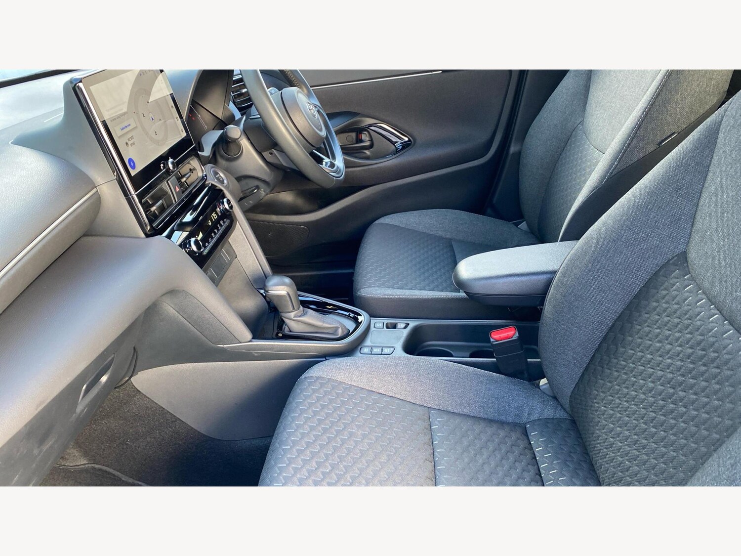 Used Toyota Yaris Cross 2024 for sale - 76013176: Photo 12