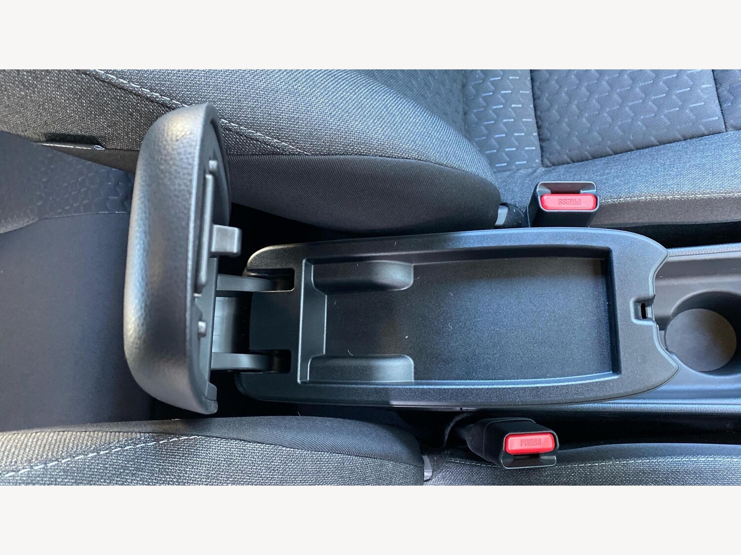 Used Toyota Yaris Cross 2024 for sale - 76013176: Photo 41