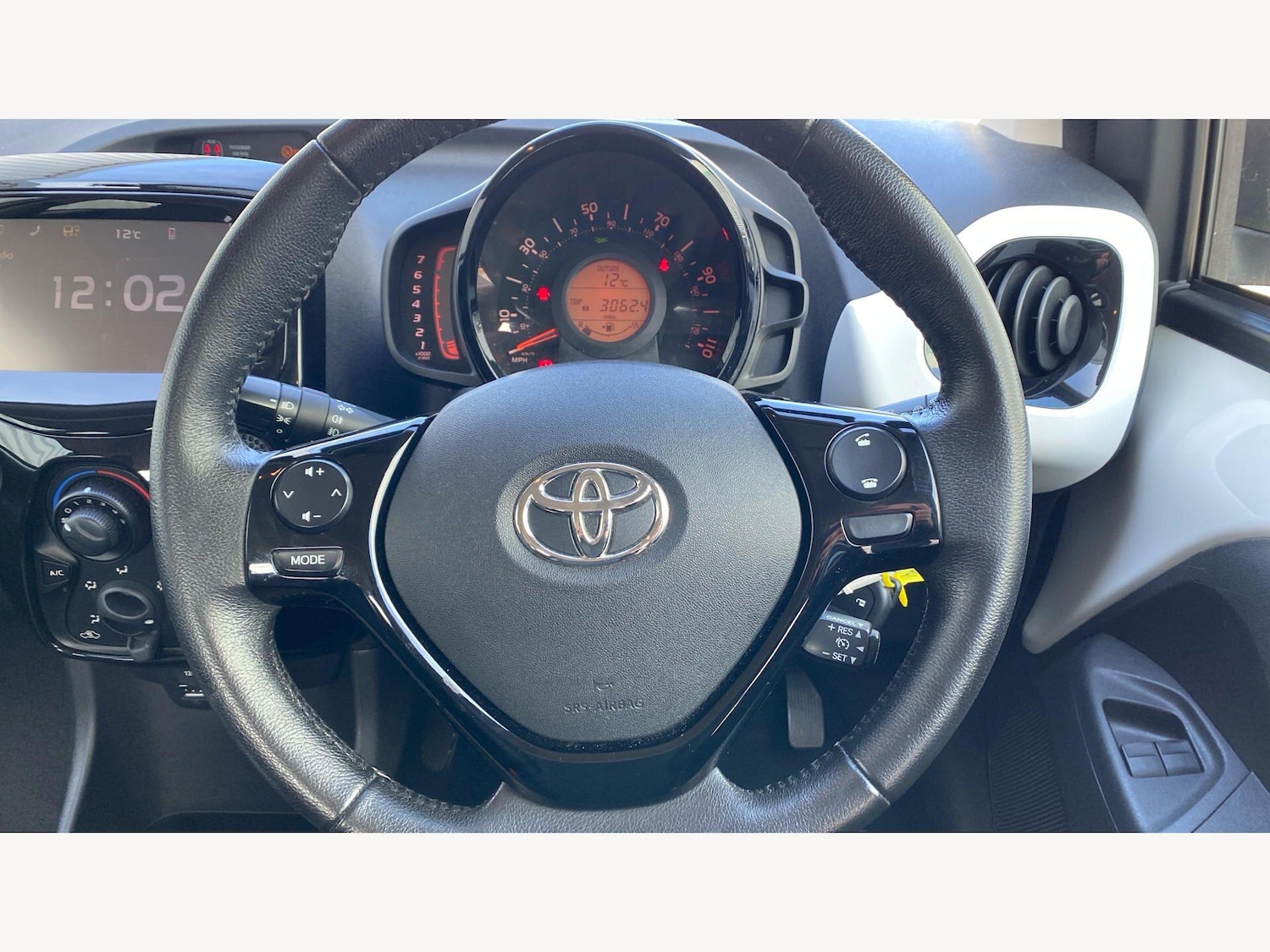 Used Toyota AYGO for sale - 77925752: Photo 10