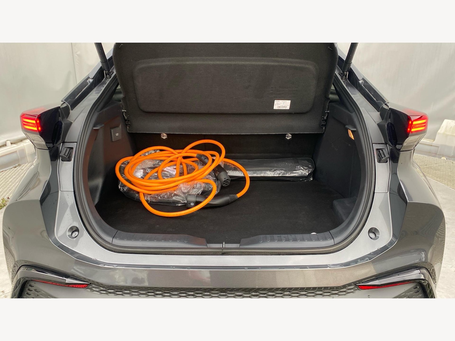 Used Toyota C-HR 2024 for sale - 76765601: Photo 16