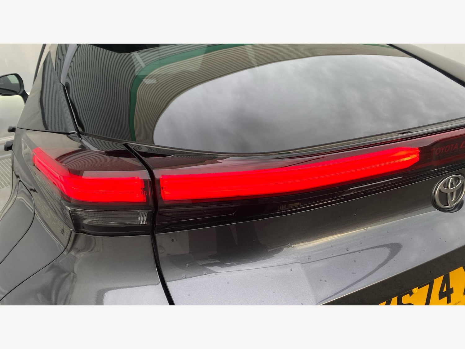 Used Toyota C-HR 2024 for sale - 76765601: Photo 24