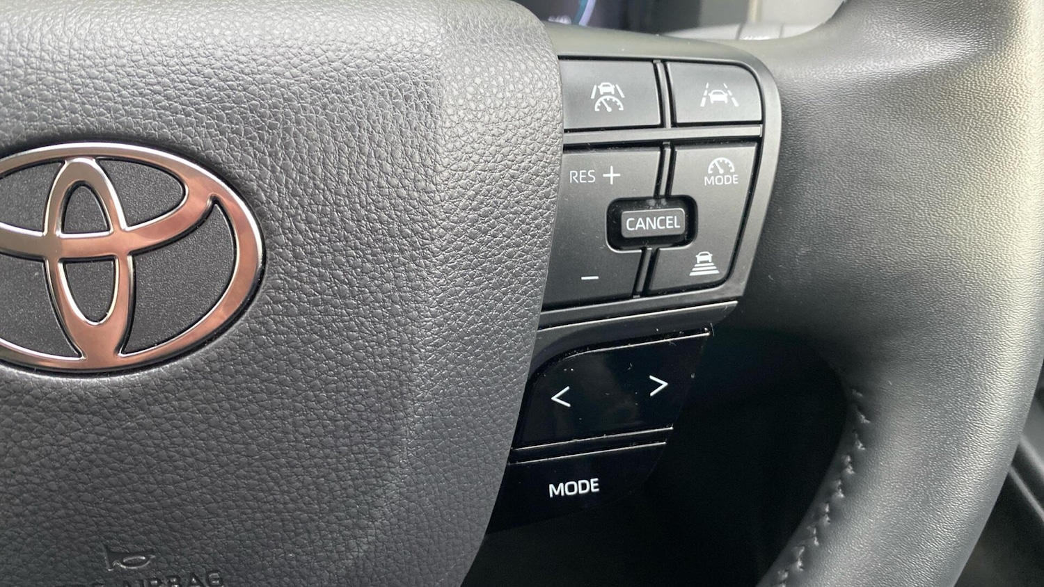 Used Toyota C-HR 2024 for sale - 76765601: Photo 33