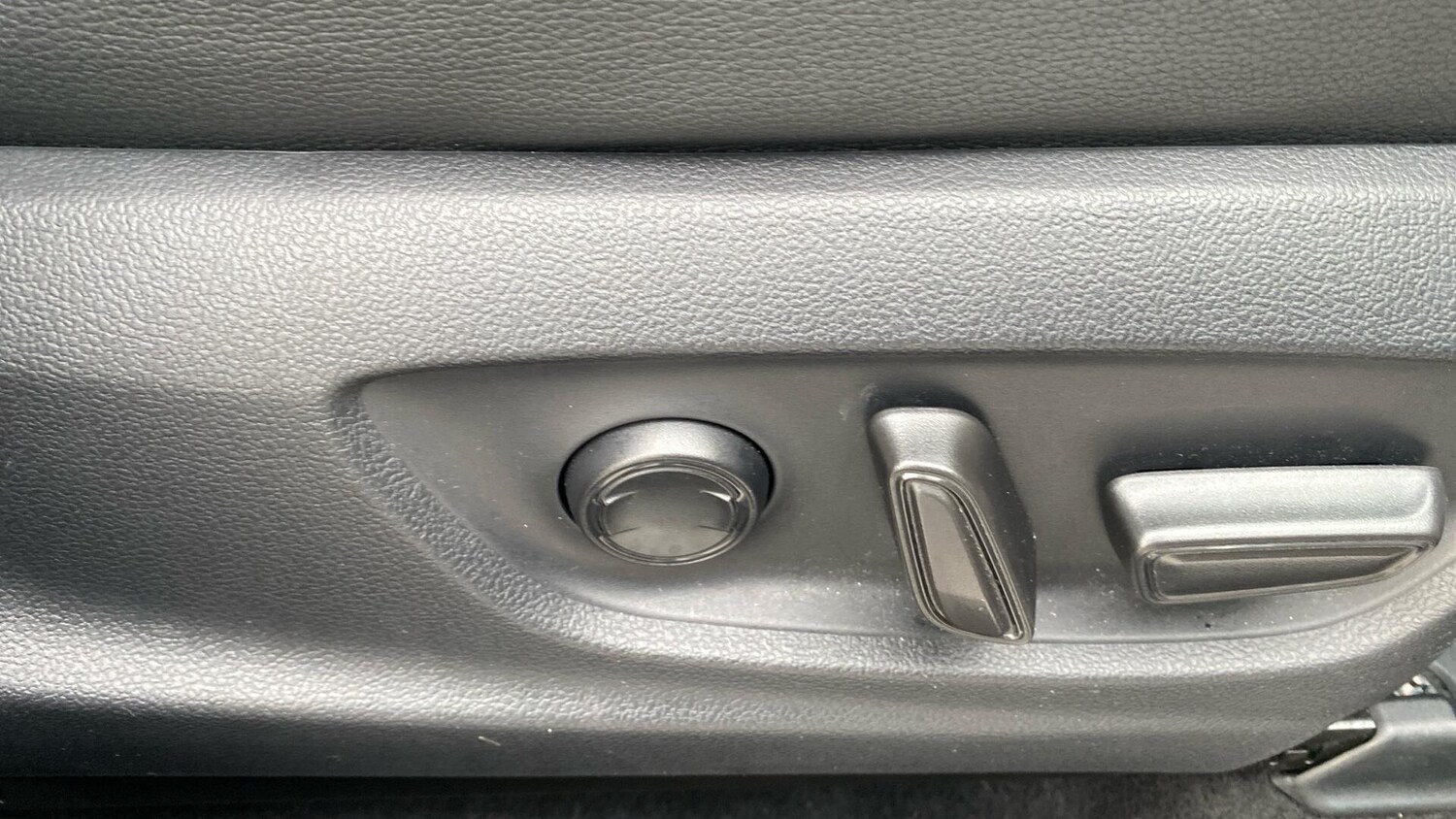 Used Toyota C-HR 2024 for sale - 76765601: Photo 41