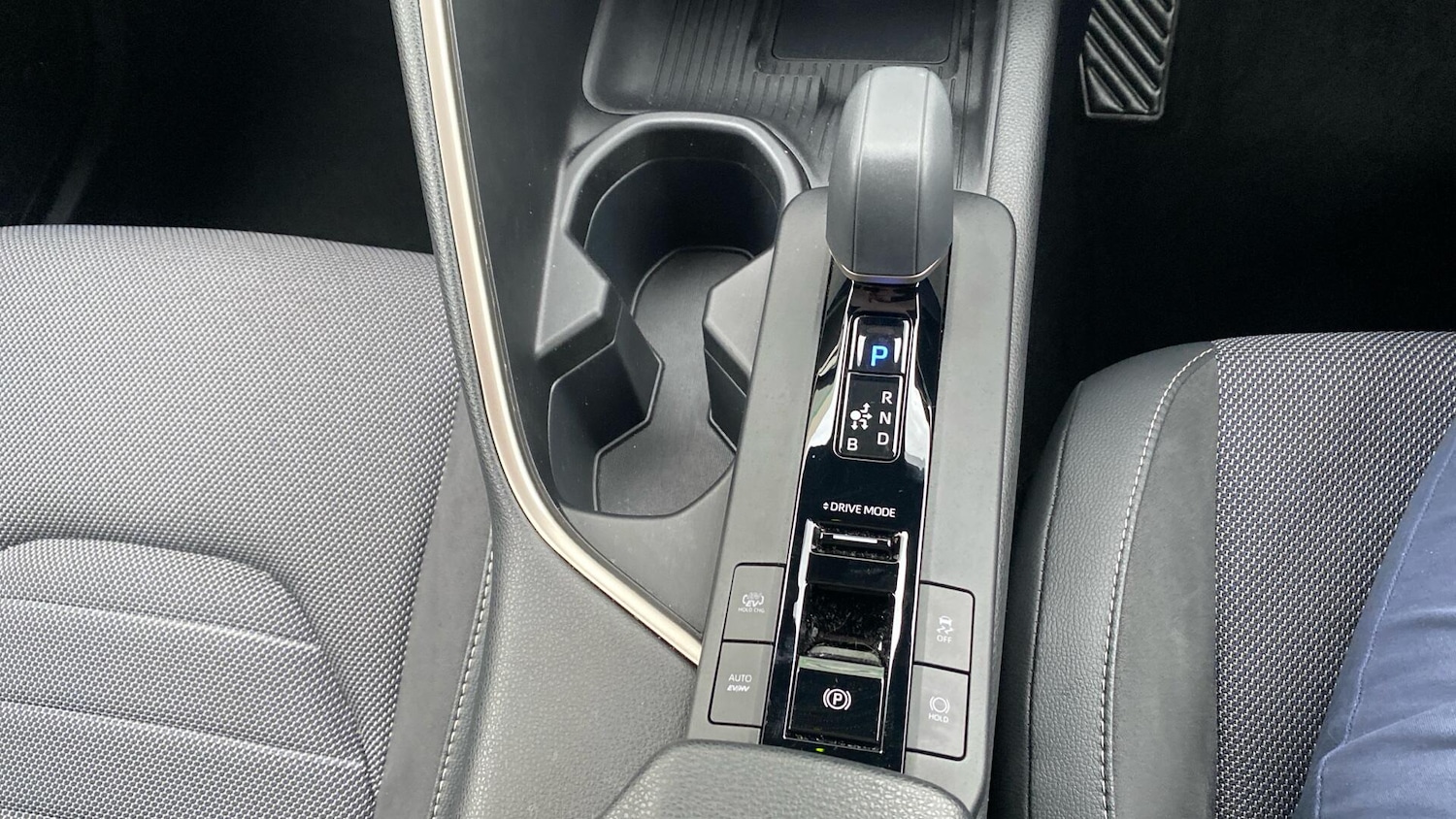 Used Toyota C-HR 2024 for sale - 76765601: Photo 45