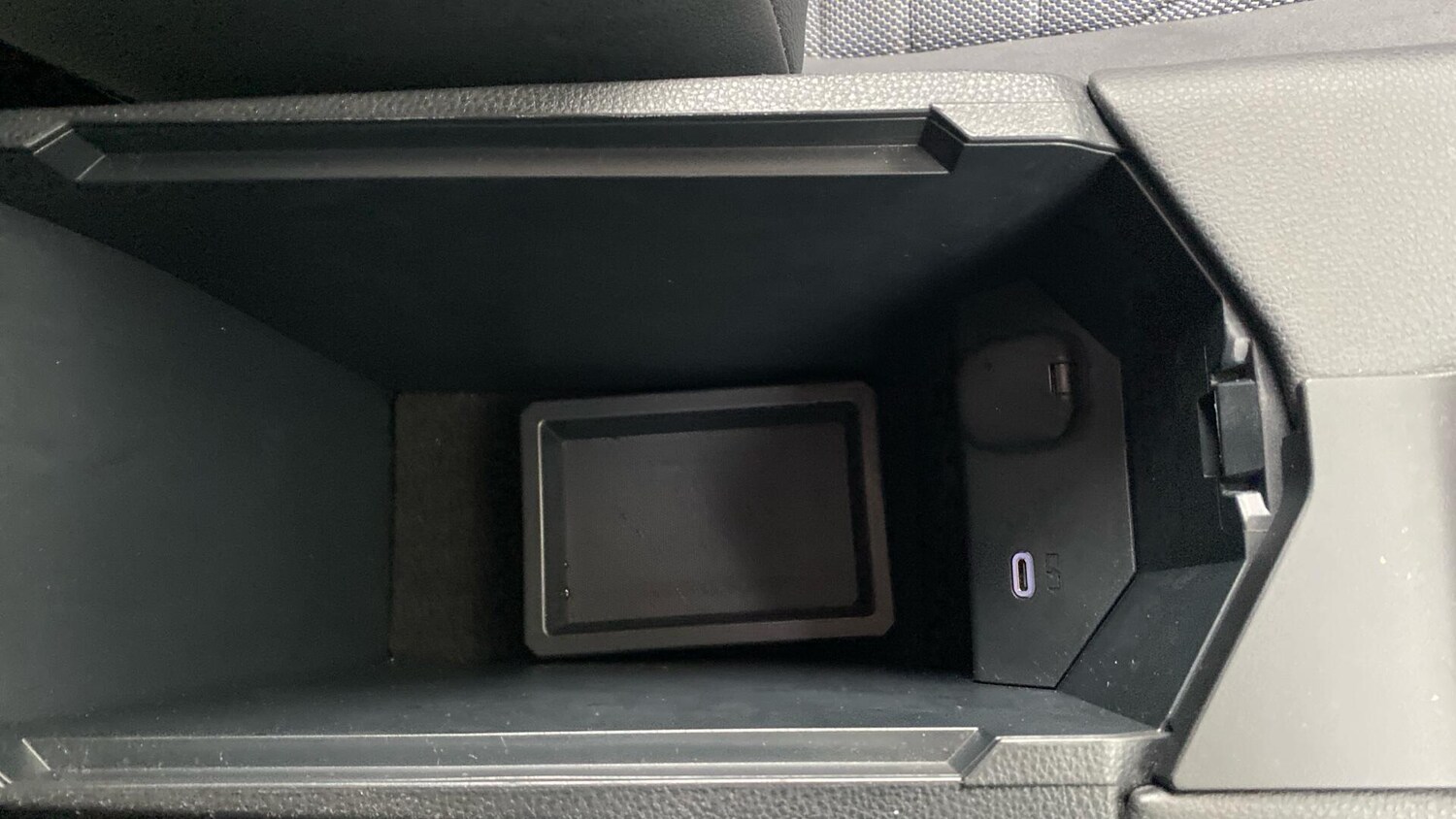 Used Toyota C-HR 2024 for sale - 76765601: Photo 47