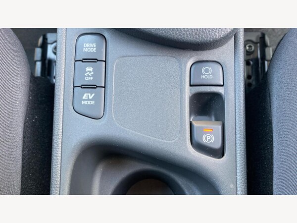 Used Toyota Yaris Cross 2023 for sale - 75520151: Photo 39