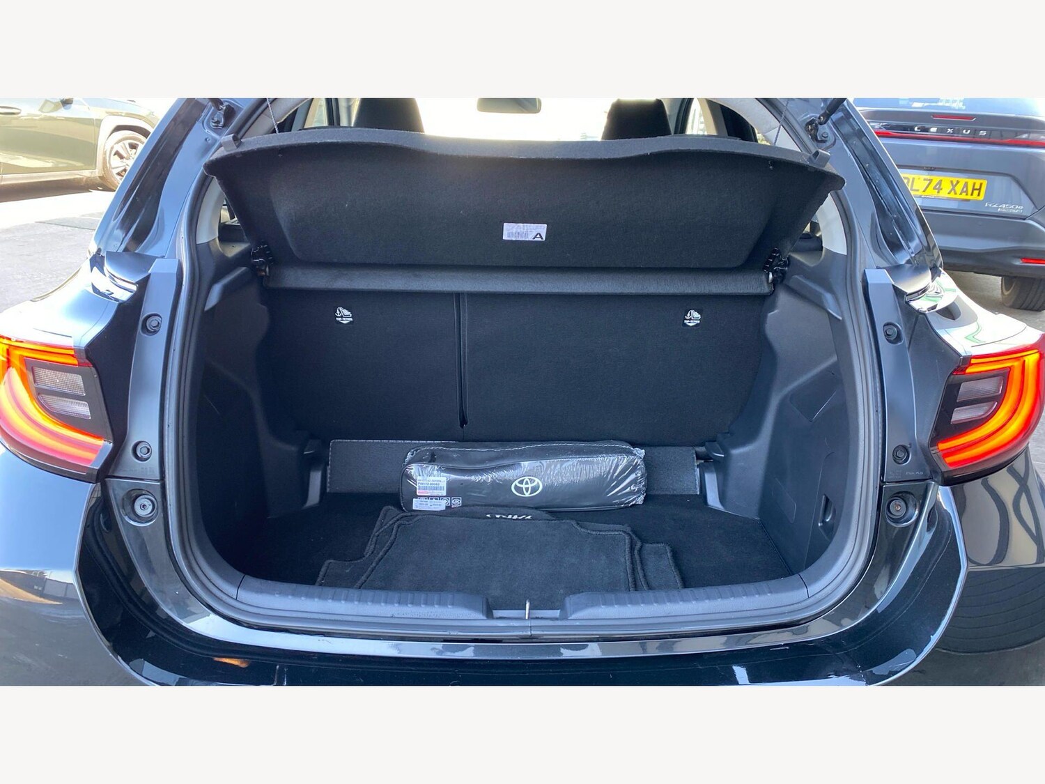 Used Toyota Yaris 2024 for sale - 77993327: Photo 16